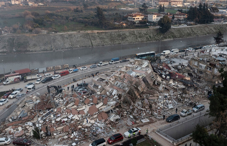 Yaralarımızı birlikte sardık: Dünya, ‘büyük felaket’in ardından Türkiye için seferber oldu Yaralarımızı birlikte sardık: Dünya, ‘büyük felaket’in ardından Türkiye için seferber oldu