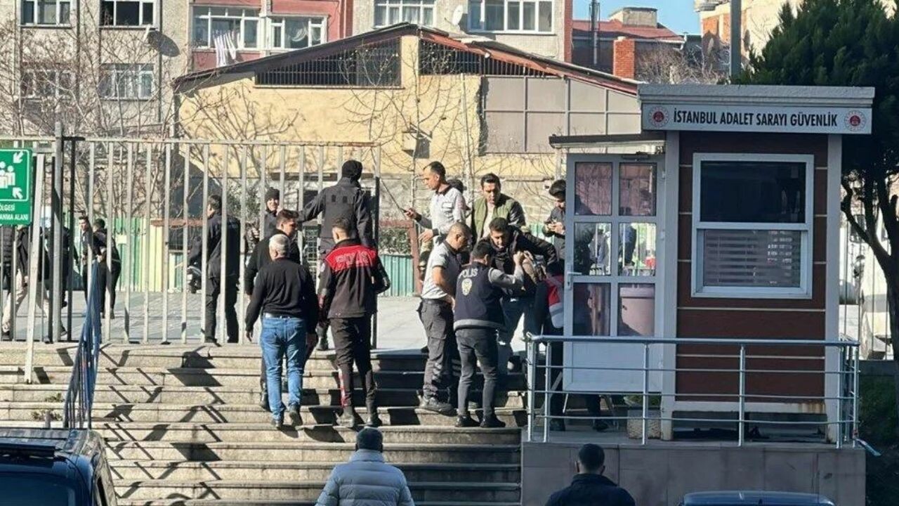 Çağlayan Adliyesi'ndeki saldırıda şüpheli çantanın içinde ne vardı? Amaçları belli oldu Çağlayan Adliyesi'ndeki saldırıda şüpheli çantanın içinde ne vardı? Amaçları belli oldu