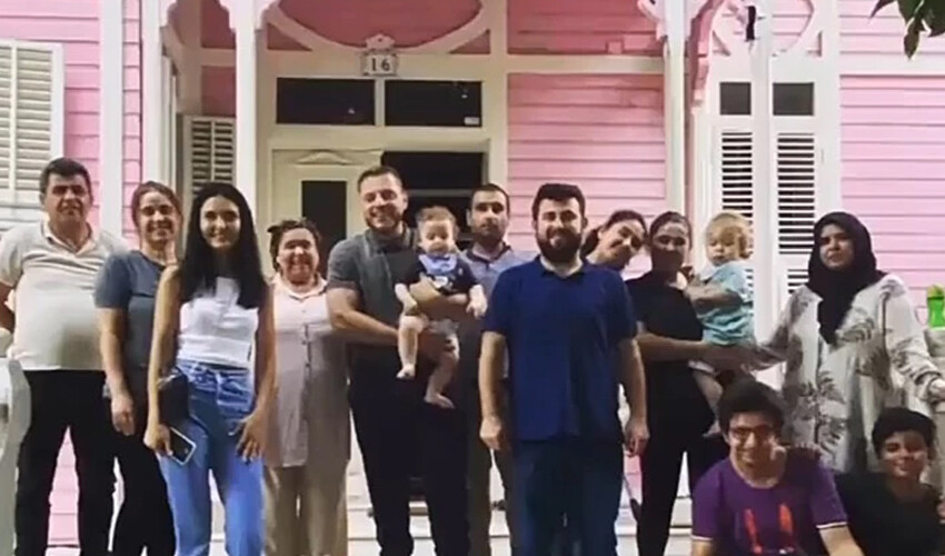 Depremzede aileyi köşke yerleştiren Ali Burak Ceylan ilk kez konuştu, göz dolduran iyiliğin perde arkasını anlattı