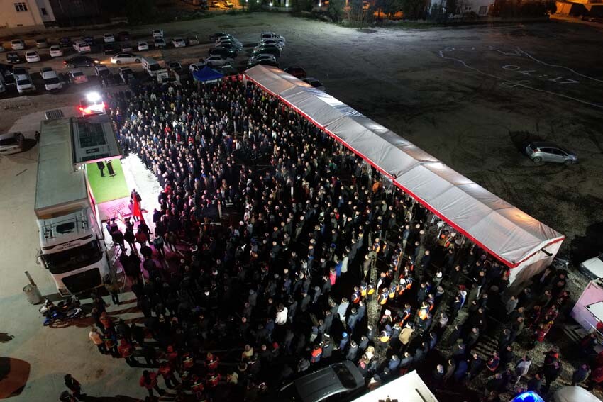 Türkiye bugün hüzne boğuldu: 'Sesimi duyan var mı?' Türkiye bugün hüzne boğuldu: 'Sesimi duyan var mı?'