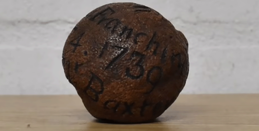 Antika dolabın içinde bulunan 285 yıllık limon açık artırmada 54 bin liraya satıldı