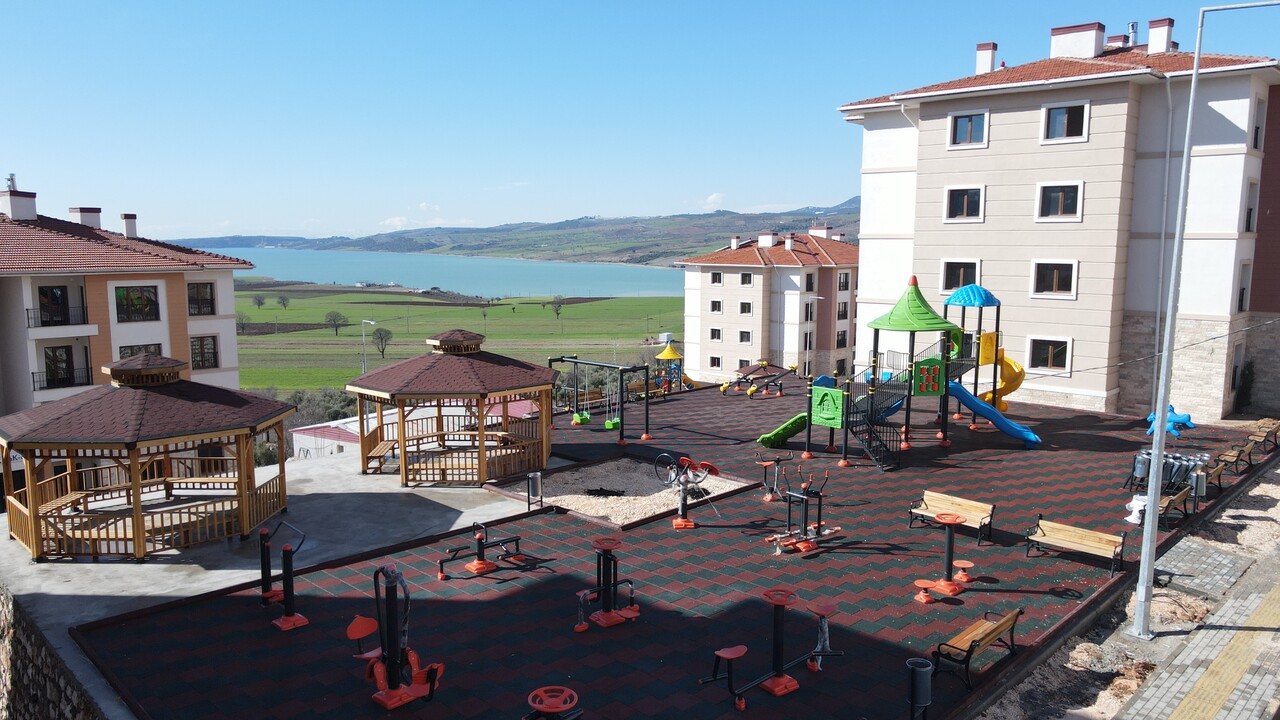 Deprem konutları sahiplerini buldu! Erdoğan: Yıl sonuna kadar 200 bin konut teslim edeceğiz