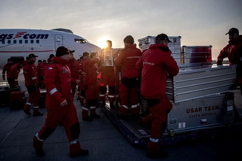 Yaralarımızı birlikte sardık: Dünya, ‘büyük felaket’in ardından Türkiye için seferber oldu Yaralarımızı birlikte sardık: Dünya, ‘büyük felaket’in ardından Türkiye için seferber oldu
