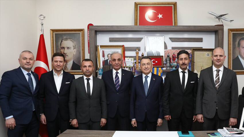Ankara'da peş peşe istifalar! Deva ve Gelecek Partisi üyeleri AK Parti'ye geçti Ankara'da peş peşe istifalar! Deva ve Gelecek Partisi üyeleri AK Parti'ye geçti