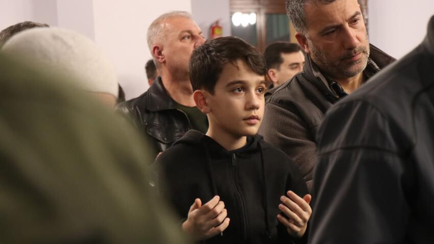 Miraç Kandili yurt genelinde dualarla idrak edildi! Eller semaya depremde hayatını kaybedenler için açıldı Miraç Kandili yurt genelinde dualarla idrak edildi! Eller semaya depremde hayatını kaybedenler için açıldı