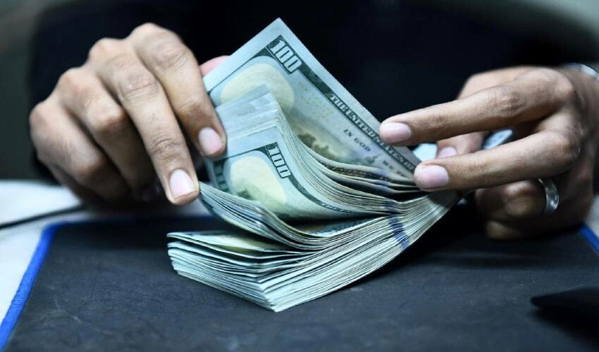 Ünlü ekonomistten ürküten dolar tahmini! Enflasyon rakamları sonrası yeni seviye için rakam verdi Ünlü ekonomistten ürküten dolar tahmini! Enflasyon rakamları sonrası yeni seviye için rakam verdi