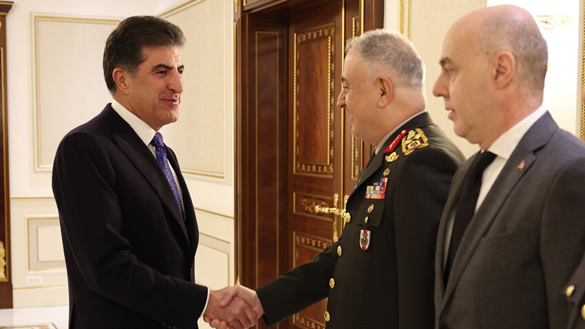 Bakan Güler, IKBY Başkanı Barzani ile görüştü