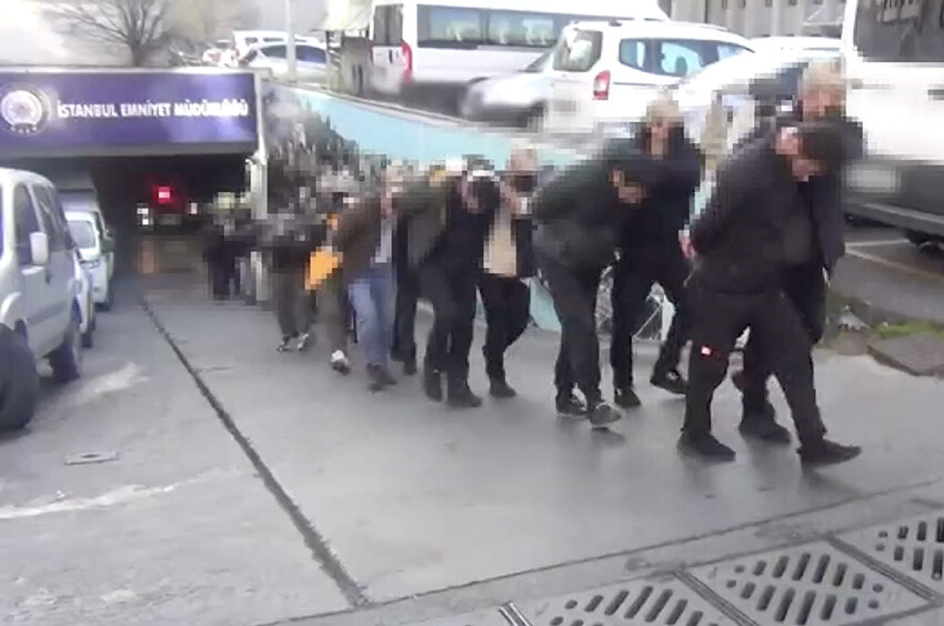 DEAŞ operasyonunun ayrıntıları sevk yazısında! Santa Maria Kilisesi'ne saldırı görüntüleri telefondan çıktı DEAŞ operasyonunun ayrıntıları sevk yazısında! Santa Maria Kilisesi'ne saldırı görüntüleri telefondan çıktı