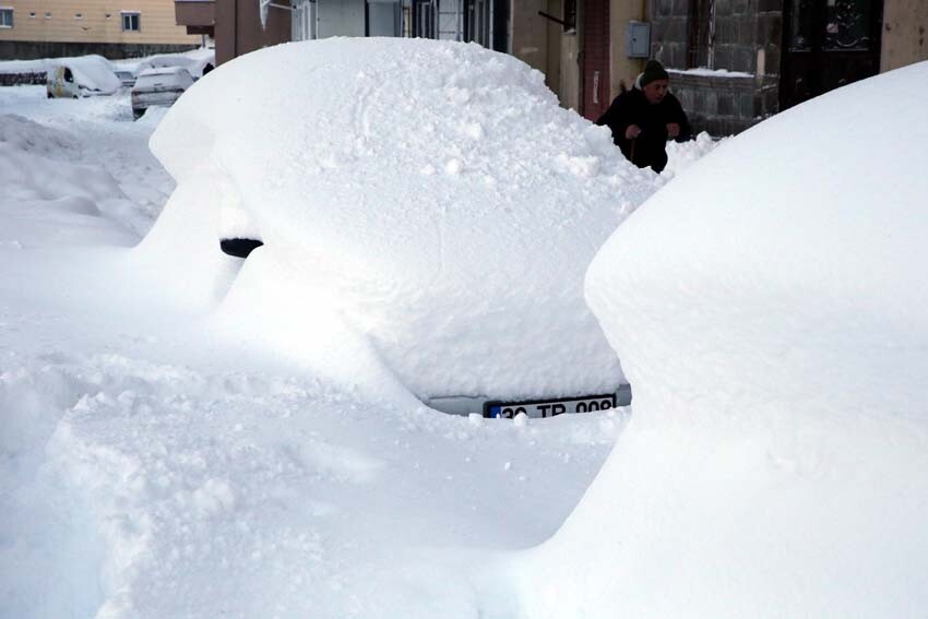 Ardahan'da son 55 yılın kar rekoru kırıldı: Ardahanlılardan 'afet bölgesi' talebi Ardahan'da son 55 yılın kar rekoru kırıldı: Ardahanlılardan 'afet bölgesi' talebi