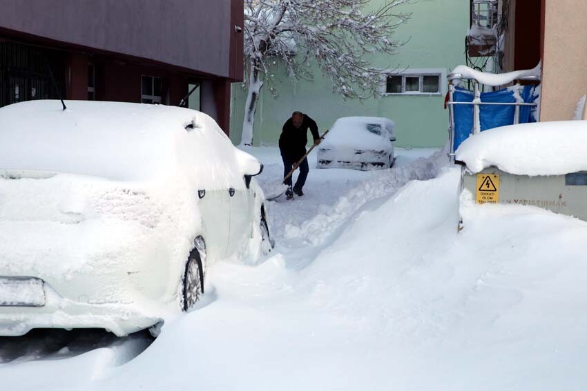 Ardahan'da son 55 yılın kar rekoru kırıldı: Ardahanlılardan 'afet bölgesi' talebi Ardahan'da son 55 yılın kar rekoru kırıldı: Ardahanlılardan 'afet bölgesi' talebi