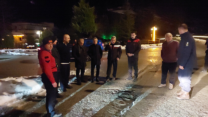 Artvin ve Rize'de çığ faciası: Bir operatör hayatını kaybetti, diğeri ölümden döndü Artvin ve Rize'de çığ faciası: Bir operatör hayatını kaybetti, diğeri ölümden döndü