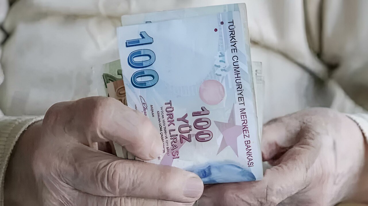 Emekliye seyyanen zamda dikkat çeken analiz! "Erdoğan sinyali verdi" dedi, rakam açıkladı Emekliye seyyanen zamda dikkat çeken analiz! "Erdoğan sinyali verdi" dedi, rakam açıkladı