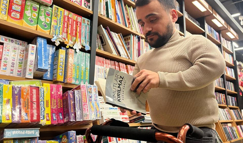 Hastalığı 160 milyonda bir görülüyor… Yazdığı kitapla sesini dünyaya duyurmak istiyor