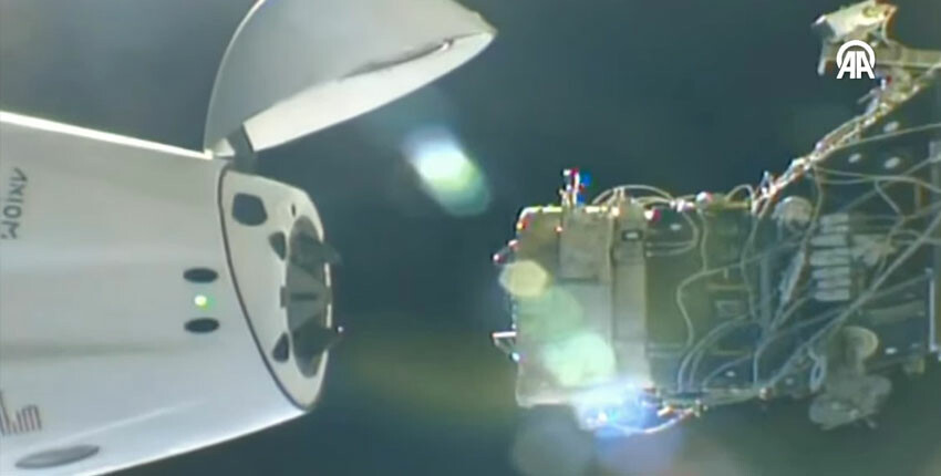 Astronot Alper Gezeravcı'nın Dünya'ya dönüş yolculuğu başladı Astronot Alper Gezeravcı'nın Dünya'ya dönüş yolculuğu başladı