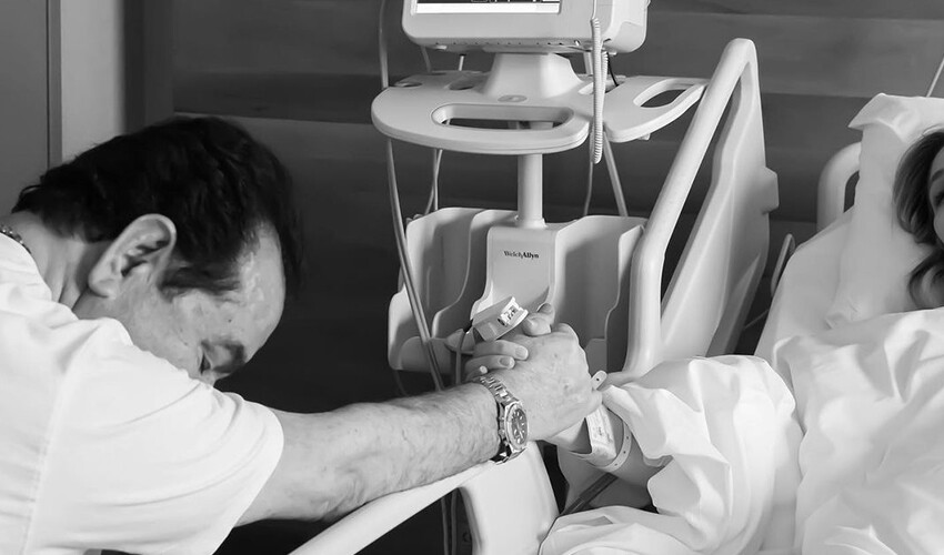 İdo ve Yasemin Tatlıses çiftinin kalp ameliyatı olan oğlu hastaneden çıktı! İkiziyle yan yana ilk fotoğraf…