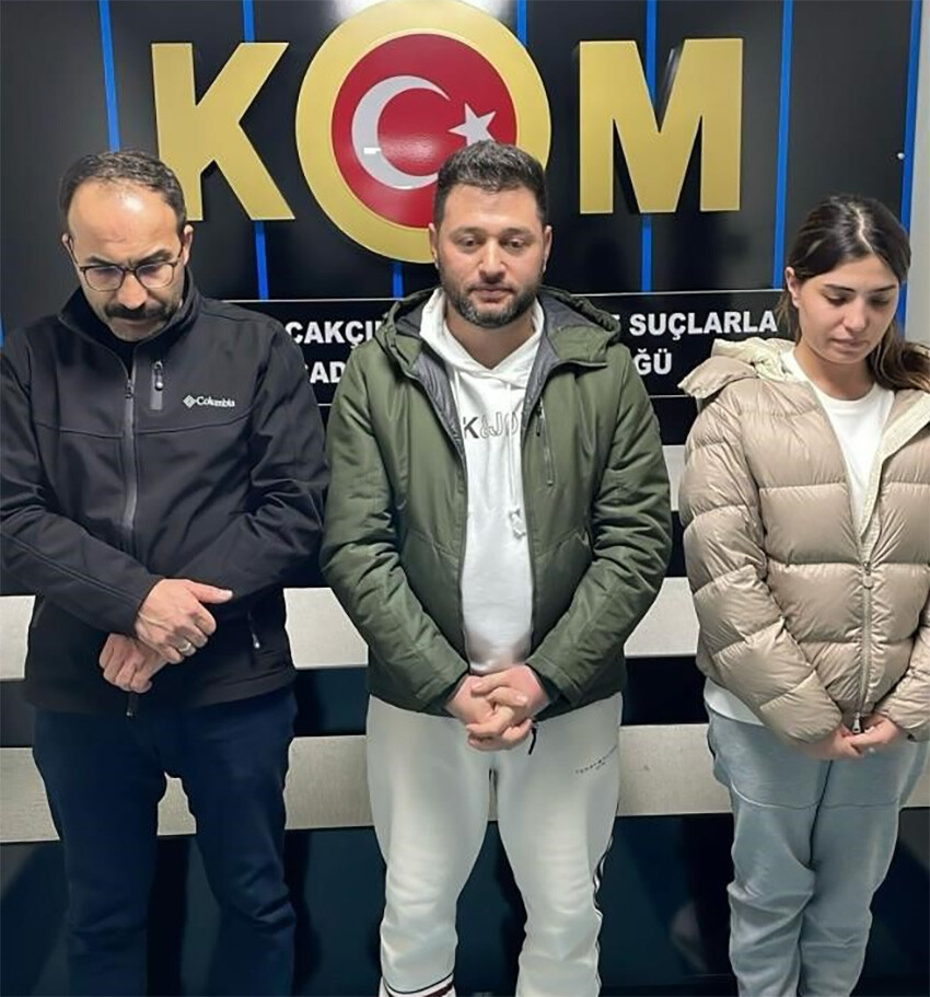 Drone vaadiyle 2,5 milyar uçurdu! Kaçamadan yakalanan Sedat Ocakçı'dan ilk kare Drone vaadiyle 2,5 milyar uçurdu! Kaçamadan yakalanan Sedat Ocakçı'dan ilk kare