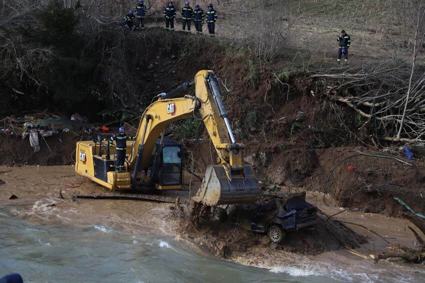 Gürcistan'da heyelan felaketi: 11 kişi toprak altında kaldı!