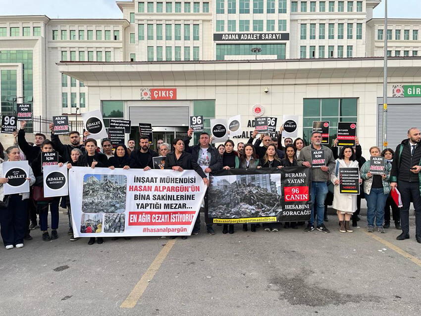 Enkazından kum ve deniz kabuğu çıkmıştı: 96 kişinin öldüğü apartmanın müteahhidi 'suçum yok' dedi