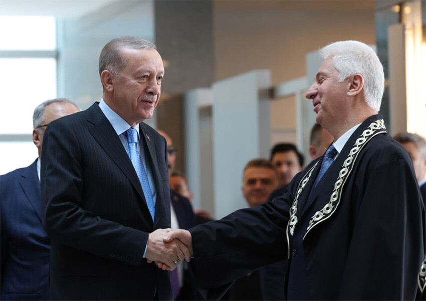 Erdoğan, Anayasa Mahkemesi üyeliğine seçilen Yılmaz Akçil'in yemin törenine katıldı Erdoğan, Anayasa Mahkemesi üyeliğine seçilen Yılmaz Akçil'in yemin törenine katıldı