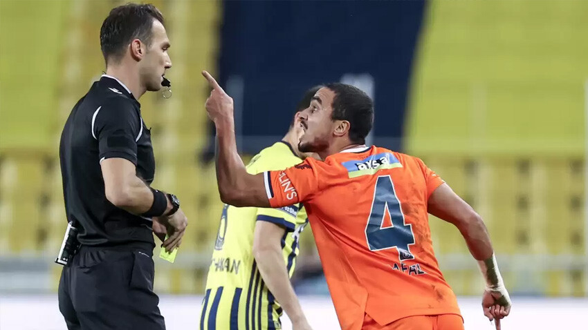 Futbolda tüm kuralları alt üst edecek karar! Sarı-kırmızı kartlara 'mavi' de ekleniyor Futbolda tüm kuralları alt üst edecek karar! Sarı-kırmızı kartlara 'mavi' de ekleniyor