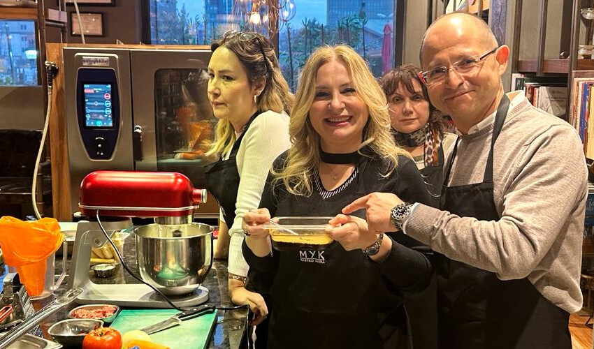 Kanseri yenenler doktorlarıyla birlikte mutfağa girdi