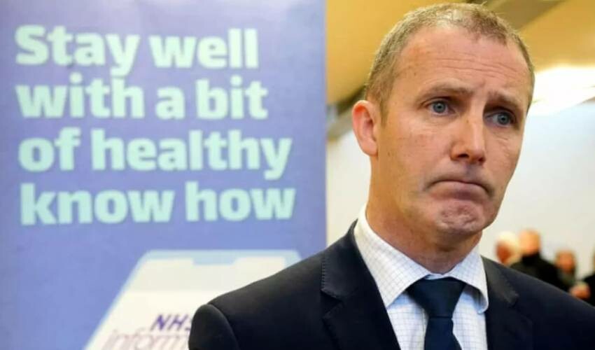 İskoç Bakan'ın başını çocukları yaktı! Tatilde yaptıkları ortaya çıkınca istifa etti