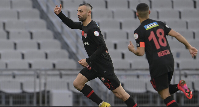 Sen misin Umut Nayir'a güvenen? İsmail Kartal'ın en büyük pişmanlığı! 18 maçta 10 gol 2 asist yapan golcüsünü geri aldı Sen misin Umut Nayir'a güvenen? İsmail Kartal'ın en büyük pişmanlığı! 18 maçta 10 gol 2 asist yapan golcüsünü geri aldı