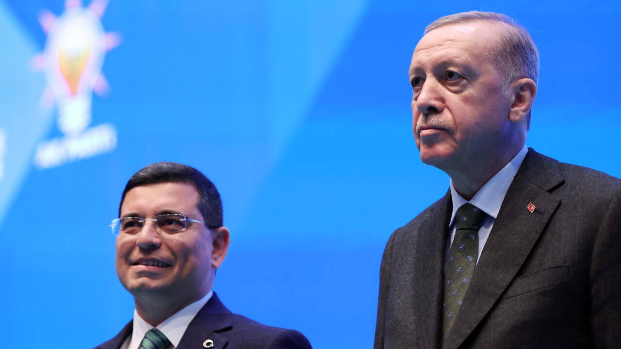 Erdoğan Antalya adaylarını ilan etti! İşte tam liste Erdoğan Antalya adaylarını ilan etti! İşte tam liste
