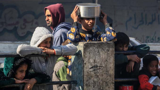 Gönüllülerden kıtlığın vurduğu Gazze'ye sıcak yemek Gönüllülerden kıtlığın vurduğu Gazze'ye sıcak yemek