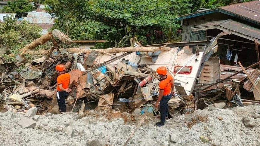 Filipinlerde toprak kayması! Küçük çocuk 60 saat sonra kurtarıldı Filipinlerde toprak kayması! Küçük çocuk 60 saat sonra kurtarıldı