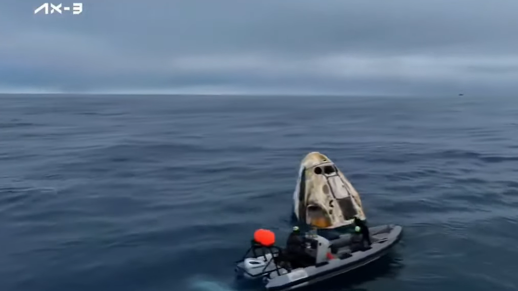 Türkiye için tarihi gün! İlk Türk astronot Alper Gezeravcı Dünya'ya döndü Türkiye için tarihi gün! İlk Türk astronot Alper Gezeravcı Dünya'ya döndü