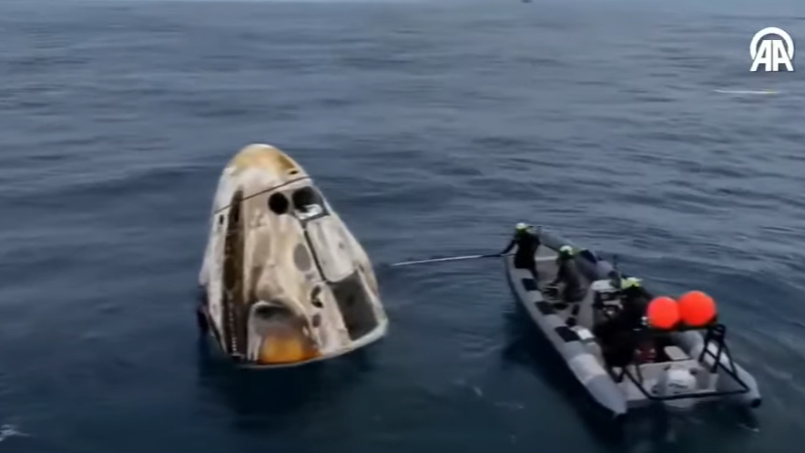 Türkiye için tarihi gün! İlk Türk astronot Alper Gezeravcı Dünya'ya döndü Türkiye için tarihi gün! İlk Türk astronot Alper Gezeravcı Dünya'ya döndü