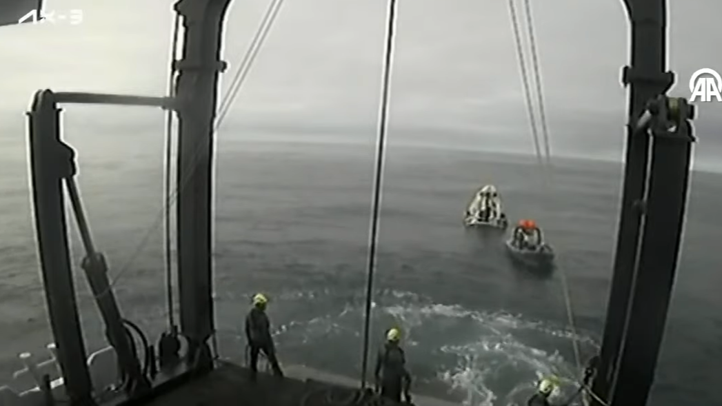 Türkiye için tarihi gün! İlk Türk astronot Alper Gezeravcı Dünya'ya döndü Türkiye için tarihi gün! İlk Türk astronot Alper Gezeravcı Dünya'ya döndü