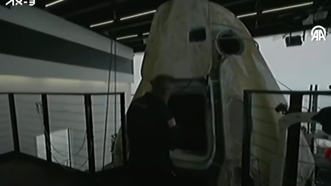 Türkiye için tarihi gün! İlk Türk astronot Alper Gezeravcı Dünya'ya döndü Türkiye için tarihi gün! İlk Türk astronot Alper Gezeravcı Dünya'ya döndü