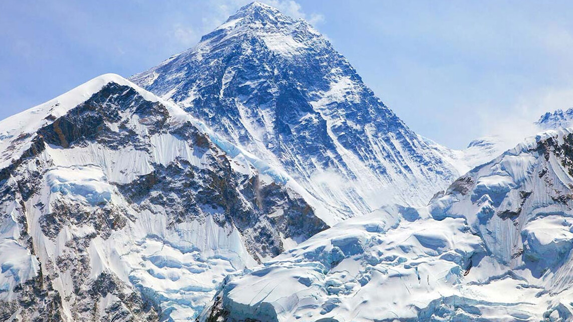 Everest Dağı kokmaya başladı! 3 tona yakın dışkı var, dağcılara yasak yolda Everest Dağı kokmaya başladı! 3 tona yakın dışkı var, dağcılara yasak yolda