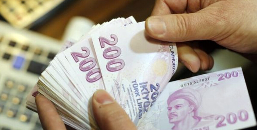 Dövizde sınırlı yükseliş sürüyor! Yüzde 51’lik mevduat faizi doları frenleyecek mi?  Dövizde sınırlı yükseliş sürüyor! Yüzde 51’lik mevduat faizi doları frenleyecek mi?