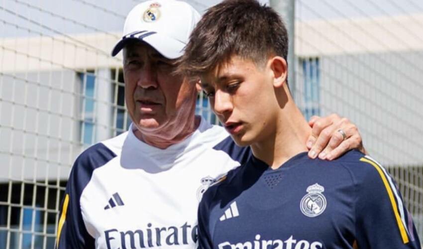 Real Madrid'de Arda Güler'in hareketi büyük krize sebep oldu, Ancelotti sinir krizi geçirdi! Real Madrid'de Arda Güler'in hareketi büyük krize sebep oldu, Ancelotti sinir krizi geçirdi!
