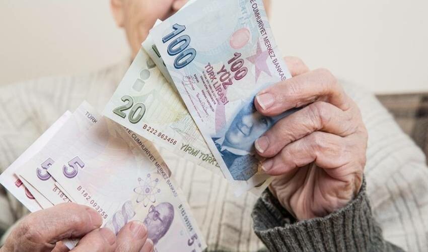 SSK ve Bağ-Kur’lu emeklilere ek zam farkı geliyor! 15 bin TL ek ödeme yapılacak, işte güncel maaş tablosu SSK ve Bağ-Kur’lu emeklilere ek zam farkı geliyor! 15 bin TL ek ödeme yapılacak, işte güncel maaş tablosu