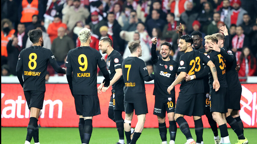 Montella'dan Okan Buruk'a bir operasyon daha! Yunus Akgün'den sonra Barış Alper'i de götürecek Montella'dan Okan Buruk'a bir operasyon daha! Yunus Akgün'den sonra Barış Alper'i de götürecek