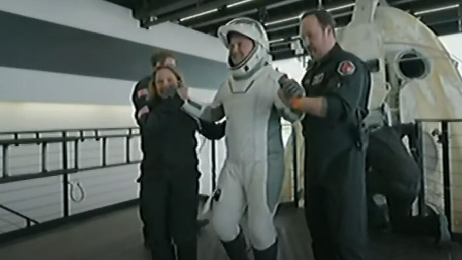 Gezeravcı'nın uzay çıkartması Yunan manşetlerinde: Biz yıldızları izlerken Türk astronot Dünya'ya döndü Gezeravcı'nın uzay çıkartması Yunan manşetlerinde: Biz yıldızları izlerken Türk astronot Dünya'ya döndü