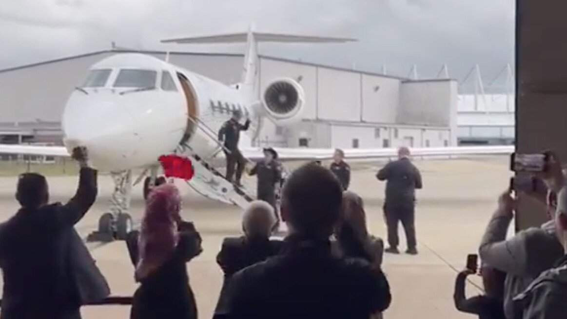 İlk Türk astronot Alper Gezeravcı ailesine kavuştu! Duygusal anlar