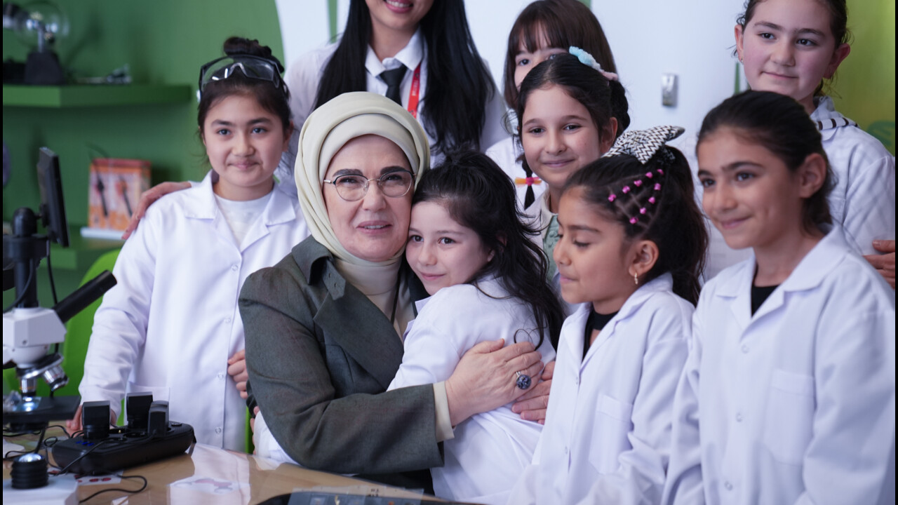Ankara Altındağ Alev Alatlı Bilim Merkezi açılışı Emine Erdoğan tarafından yapıldı Ankara Altındağ Alev Alatlı Bilim Merkezi açılışı Emine Erdoğan tarafından yapıldı