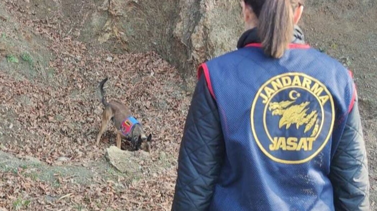 Hatay'da katliam! Kayıp olarak aranan hamile kadın ve 2 çocuğunun cesetleri bulundu Hatay'da katliam! Kayıp olarak aranan hamile kadın ve 2 çocuğunun cesetleri bulundu