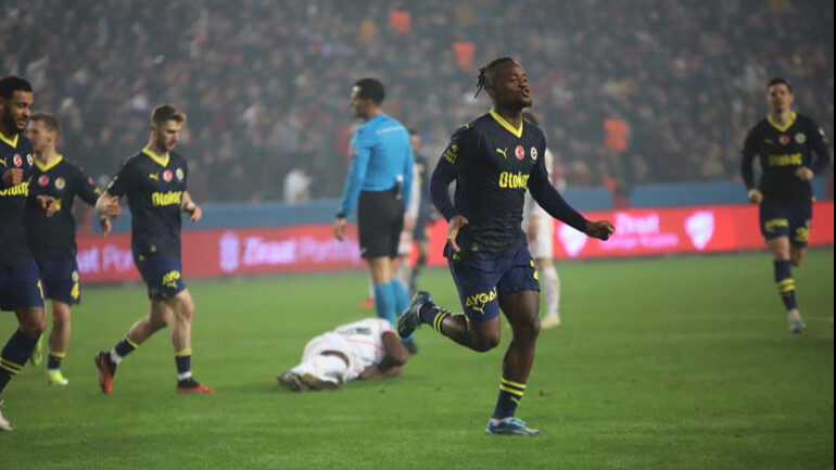 Dzeko atamıyor Batshuayi uçuyor! İsmail Kartal krizi çözemezse şampiyonluk hayal Dzeko atamıyor Batshuayi uçuyor! İsmail Kartal krizi çözemezse şampiyonluk hayal