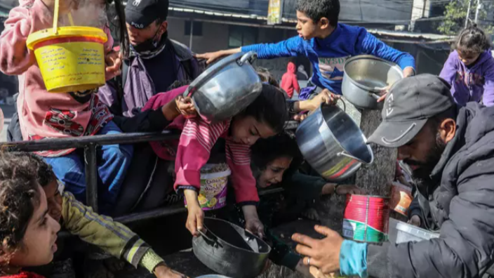 Hamas'tan Refah'a girmeye hazırlanan İsrail'e uyarı: On binlerce sivil ölebilir Hamas'tan Refah'a girmeye hazırlanan İsrail'e uyarı: On binlerce sivil ölebilir