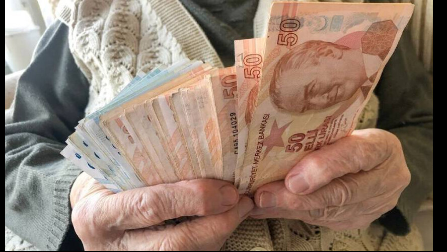 SSK ve Bağ-Kur emeklilerine bir zam daha! Bankalar yarışa girdi promosyon ücretleri güncellendi, 13 bin TL hesaplara yatacak