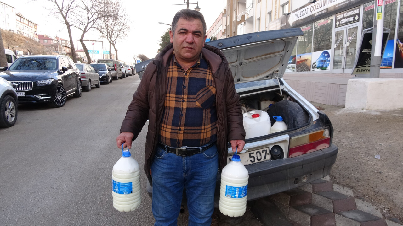 Sütçüden yeni satış stratejisi: Maaş zamlarına göre fiyat veriyor Sütçüden yeni satış stratejisi: Maaş zamlarına göre fiyat veriyor