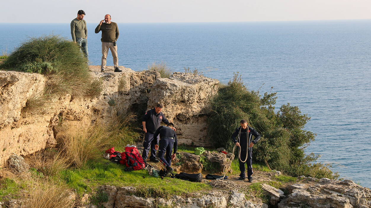 Falezlerdeki görüntü yürekleri ağza getirdi! Ekipler harekete geçti... Gerçek bambaşka çıktı Falezlerdeki görüntü yürekleri ağza getirdi! Ekipler harekete geçti... Gerçek bambaşka çıktı