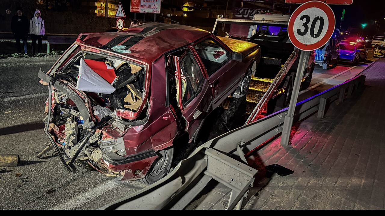 Bursa'da korkunç kaza! Patlayan tekeri değişmek istedi canından oldu, yaralılar da var