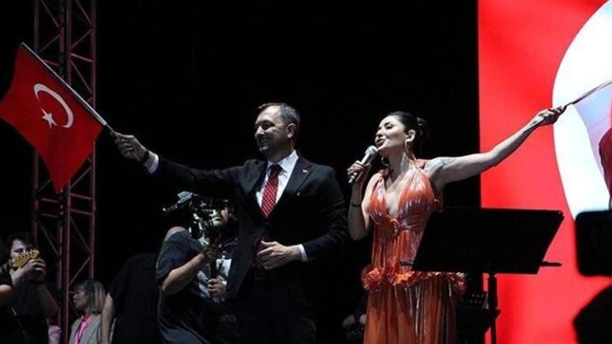Melek Mosso krizi nedeniyle görevinden ayrılmıştı: Cüneyt Yüksel, Tekirdağ'ın adayı oldu Melek Mosso krizi nedeniyle görevinden ayrılmıştı: Cüneyt Yüksel, Tekirdağ'ın adayı oldu